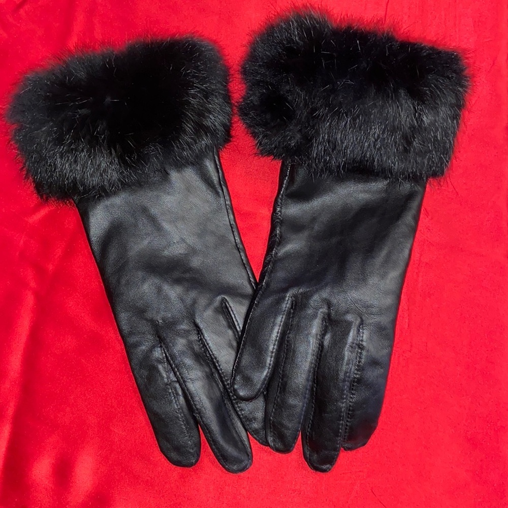 Genuine leather rabbit fur. Gloves